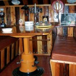 Tafel met hydraulisch verstelbare voet.